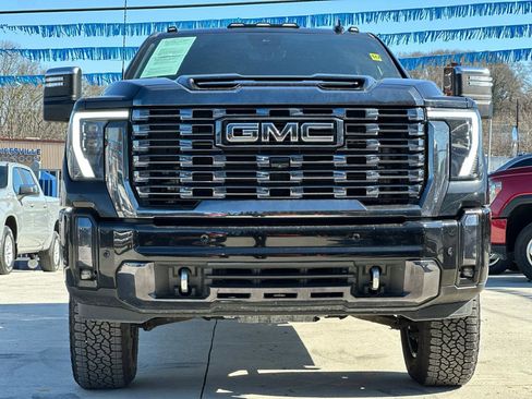 Used 2024 GMC Sierra 2500 Denali Ultimate AWD/4WD image 2