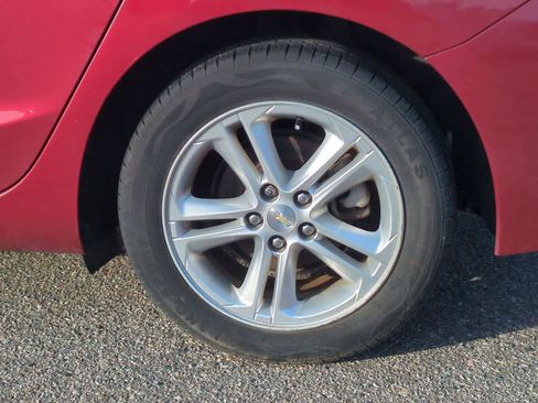 Used 2017 Chevrolet Cruze LT w/ Sun And Sound Package FWD image 13