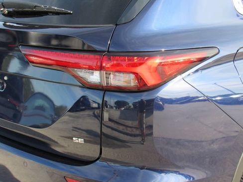 Used 2023 Mitsubishi Outlander SE FWD image 12