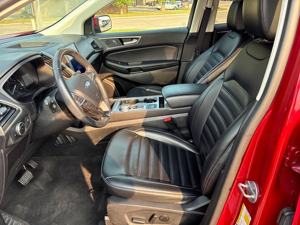 Used 2024 Ford Edge SEL AWD/4WD image 9