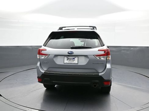 Used 2021 Subaru Forester Limited image 7