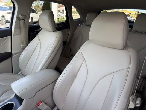 Certified 2019 Lincoln MKC Premiere image 14