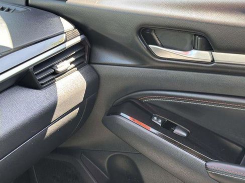 Used 2023 Nissan Altima 2.5 SR w/ SR Premium Package FWD image 27