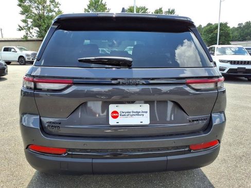 New 2025 Jeep Grand Cherokee Limited w/ Black Appearance Package image 5