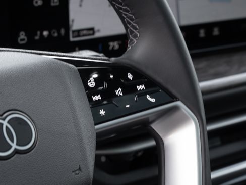 Certified 2025 Audi Q5 Premium Plus w/ Premium Plus image 12