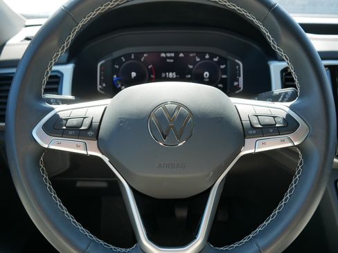 Used 2023 Volkswagen Atlas SE w/ Black Wheel Package image 25