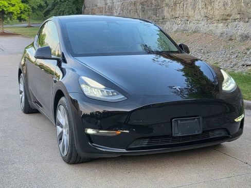 Used 2021 Tesla Model Y Long Range AWD/4WD image 11