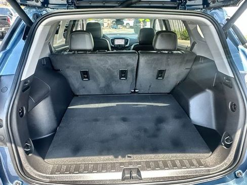 Used 2024 GMC Terrain SLT w/ Infotainment Package II image 27