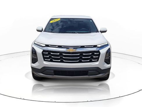 Used 2025 Chevrolet Equinox LT AWD/4WD image 2