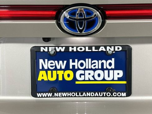 Used 2023 Toyota Venza XLE AWD/4WD image 9
