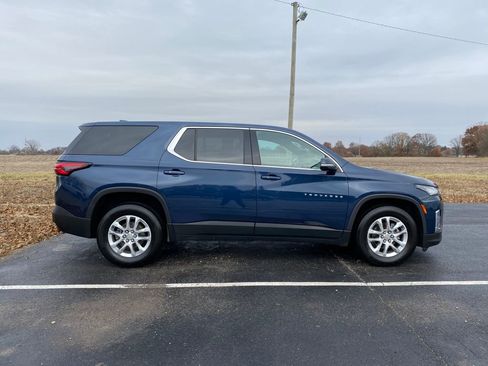 Used 2022 Chevrolet Traverse LS image 8