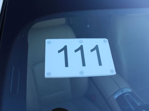 Used 2015 BMW 750Li image 10