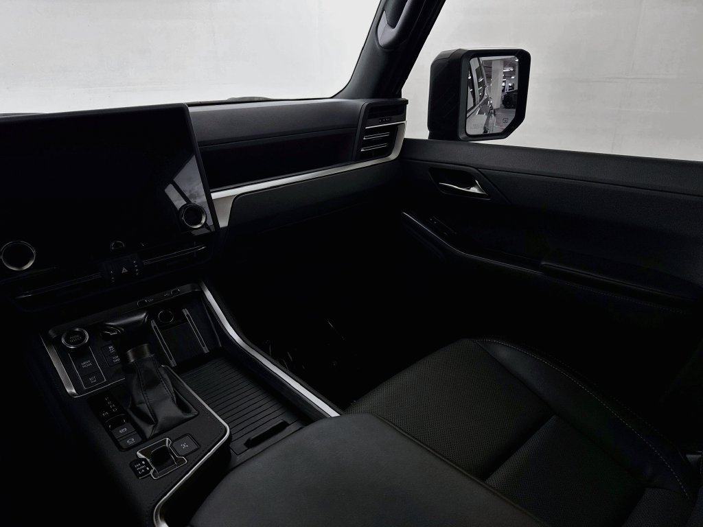 Used 2025 Lexus GX 550 w/ Cold Area Package AWD/4WD image 23