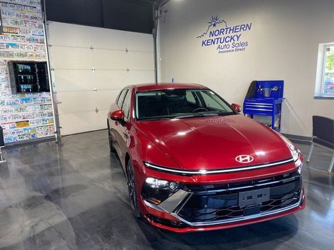 Used 2025 Hyundai Sonata SEL FWD image 1