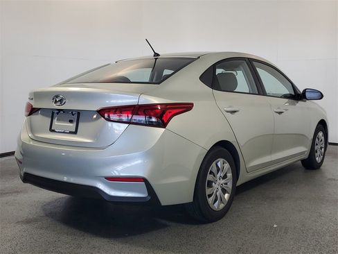 Used 2018 Hyundai Accent SE image 6