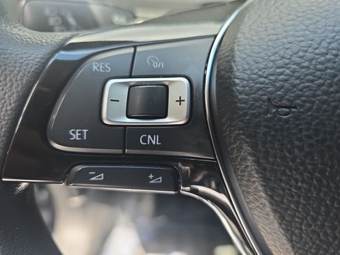 Used 2018 Volkswagen Tiguan S FWD image 17