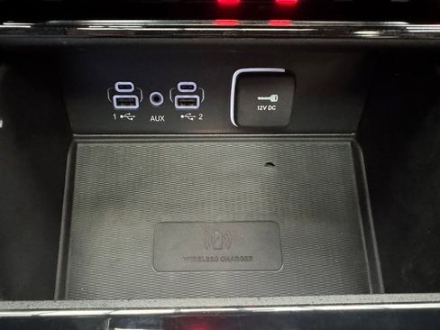 Used 2023 Jeep Grand Cherokee Altitude image 18