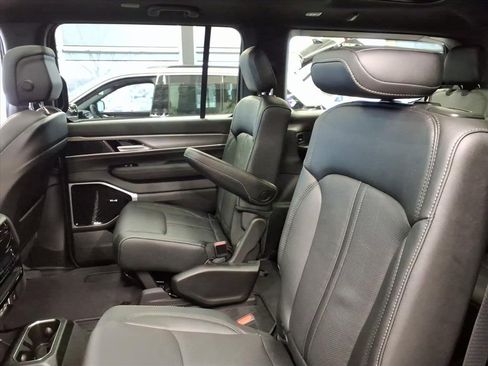 New 2026 Jeep Grand Wagoneer Limited image 12