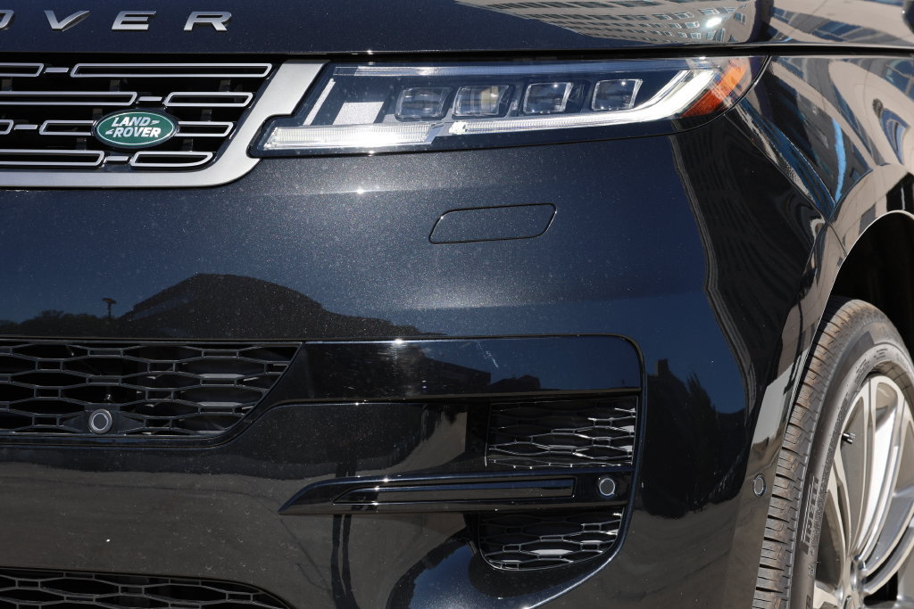 New 2027 Land Rover Range Rover Sport SE AWD/4WD image 11