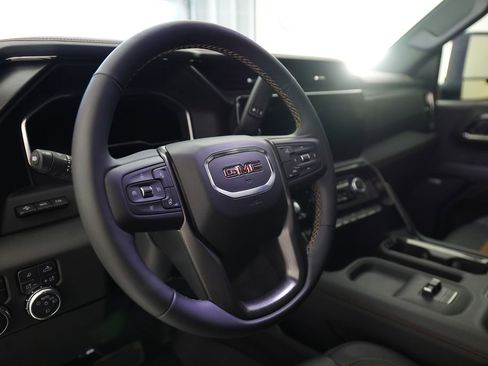 Used 2025 GMC Sierra 2500 AT4 w/ AT4 Premium Plus Package AWD/4WD image 18