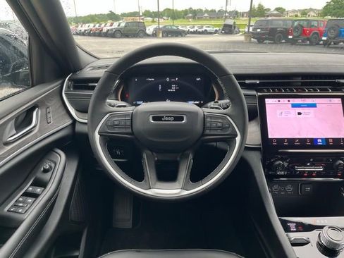 New 2025 Jeep Grand Cherokee L Limited w/ Black Appearance Package image 14