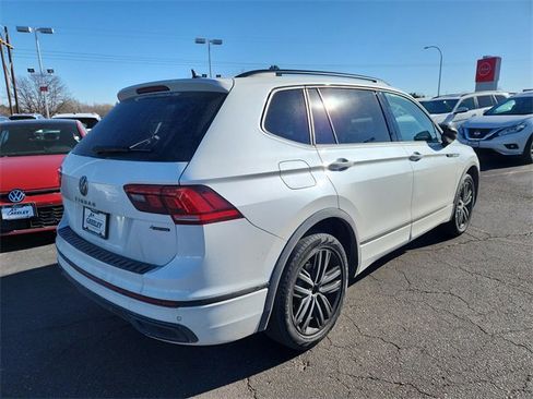 Certified 2022 Volkswagen Tiguan SE R-Line image 3