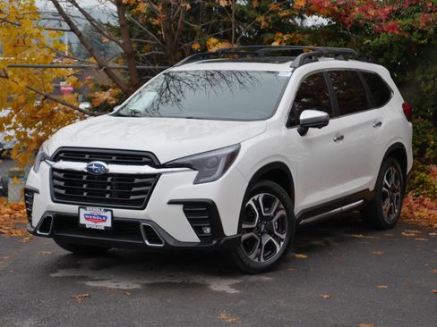 Used 2023 Subaru Ascent Touring image 2