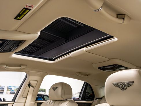 Used 2015 Bentley Flying Spur V8 AWD/4WD image 11