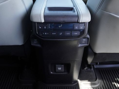 Used 2024 Toyota Grand Highlander AWD Hybrid image 33