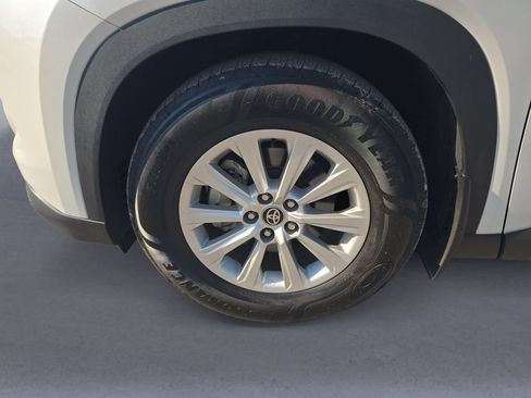 Used 2024 Toyota Grand Highlander AWD image 10