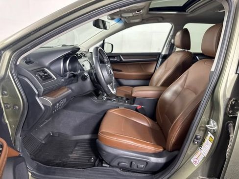 Used 2018 Subaru Outback 2.5i Touring AWD/4WD image 11