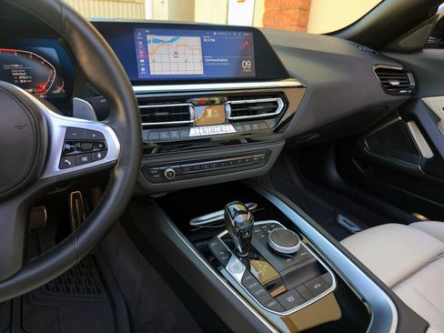 Used 2020 BMW Z4 sDrive30i w/ M Sport Package image 24