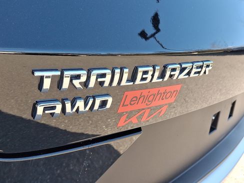 Used 2025 Chevrolet TrailBlazer LT image 30