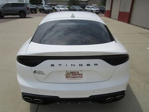 Used 2022 Kia Stinger GT2 AWD/4WD image 8
