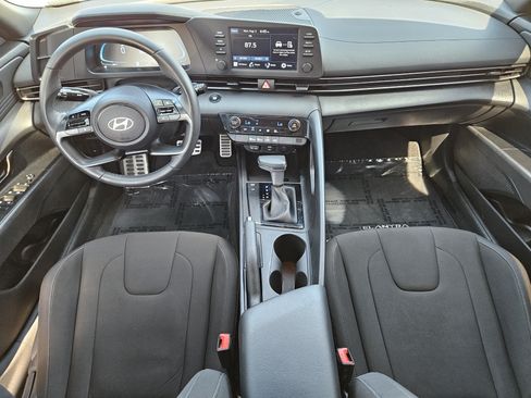 Used 2025 Hyundai Elantra Sport FWD image 25