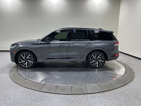 Certified 2025 Lincoln Aviator Black Label w/ Jet Appearance Package AWD/4WD image 10