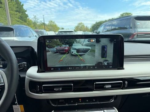 New 2025 Lincoln Aviator 2WD image 9