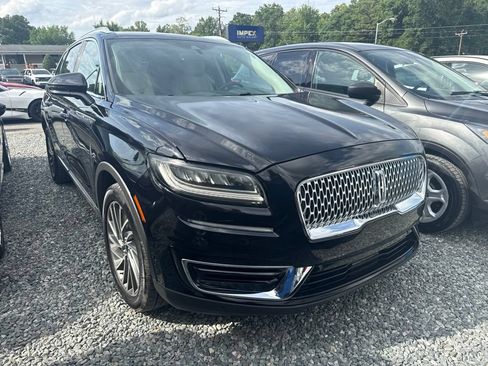 Used 2019 Lincoln Nautilus Reserve AWD/4WD image 2