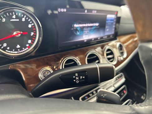Used 2018 Mercedes-Benz E 300 4MATIC w/ Premium 2 Package (Q02) image 20