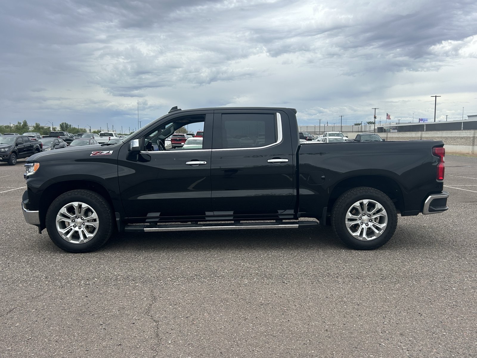 Used 2024 Chevrolet Silverado 1500 LTZ w/ LTZ Premium Package AWD/4WD image 2