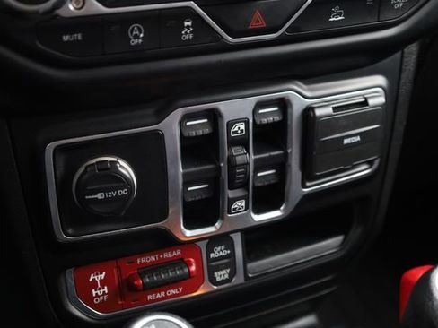 Used 2020 Jeep Gladiator Rubicon image 23