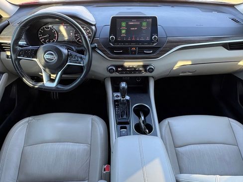 Certified 2019 Nissan Altima 2.5 Platinum image 13