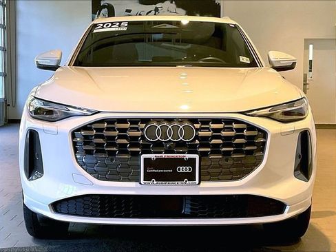 Used 2025 Audi Q5 Premium w/ 19" Wheel Package AWD/4WD image 10