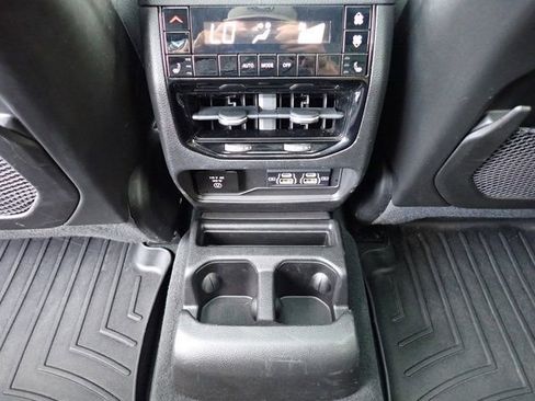 Used 2023 Jeep Grand Cherokee L Limited w/ Black Appearance Package AWD/4WD image 20