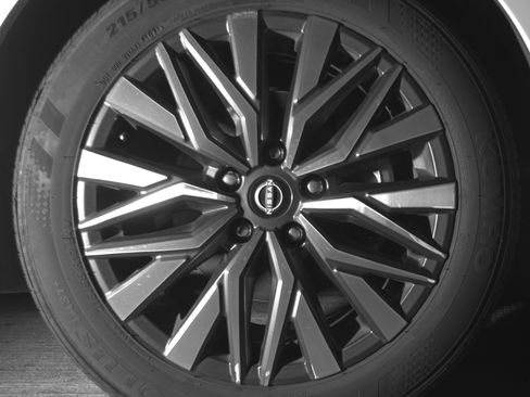 Used 2025 Nissan Altima 2.5 SV FWD image 13