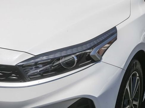 Certified 2023 Kia Forte LXS FWD image 6