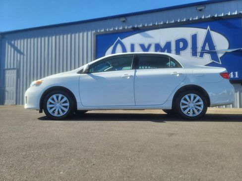 Used 2013 Toyota Corolla LE FWD image 20