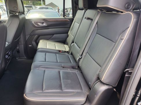 Used 2024 Chevrolet Suburban Premier image 12