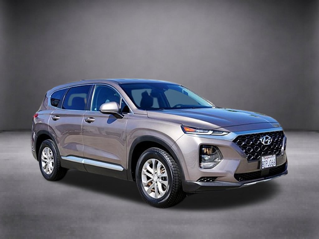 Used 2020 Hyundai Santa Fe SE FWD image 2