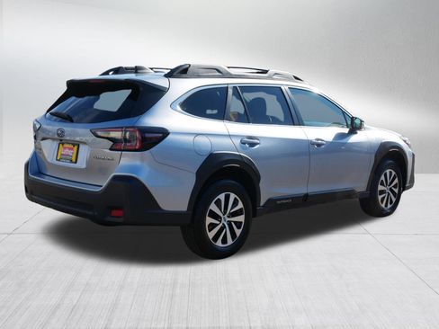 Used 2023 Subaru Outback Premium AWD/4WD image 7